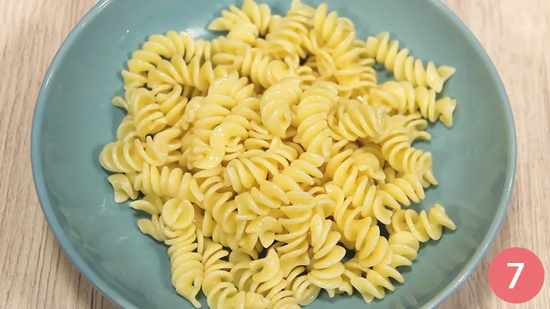fusilli-al-pesto-di-pomodori 7